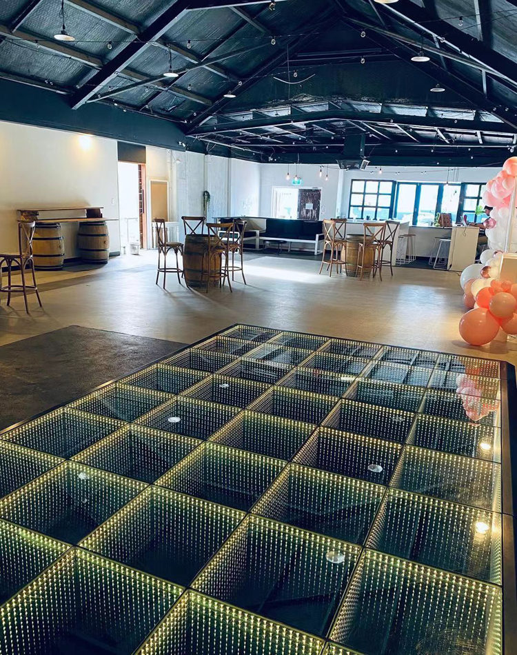 Pista de baile con cable resistente al agua con espejo LED 3D