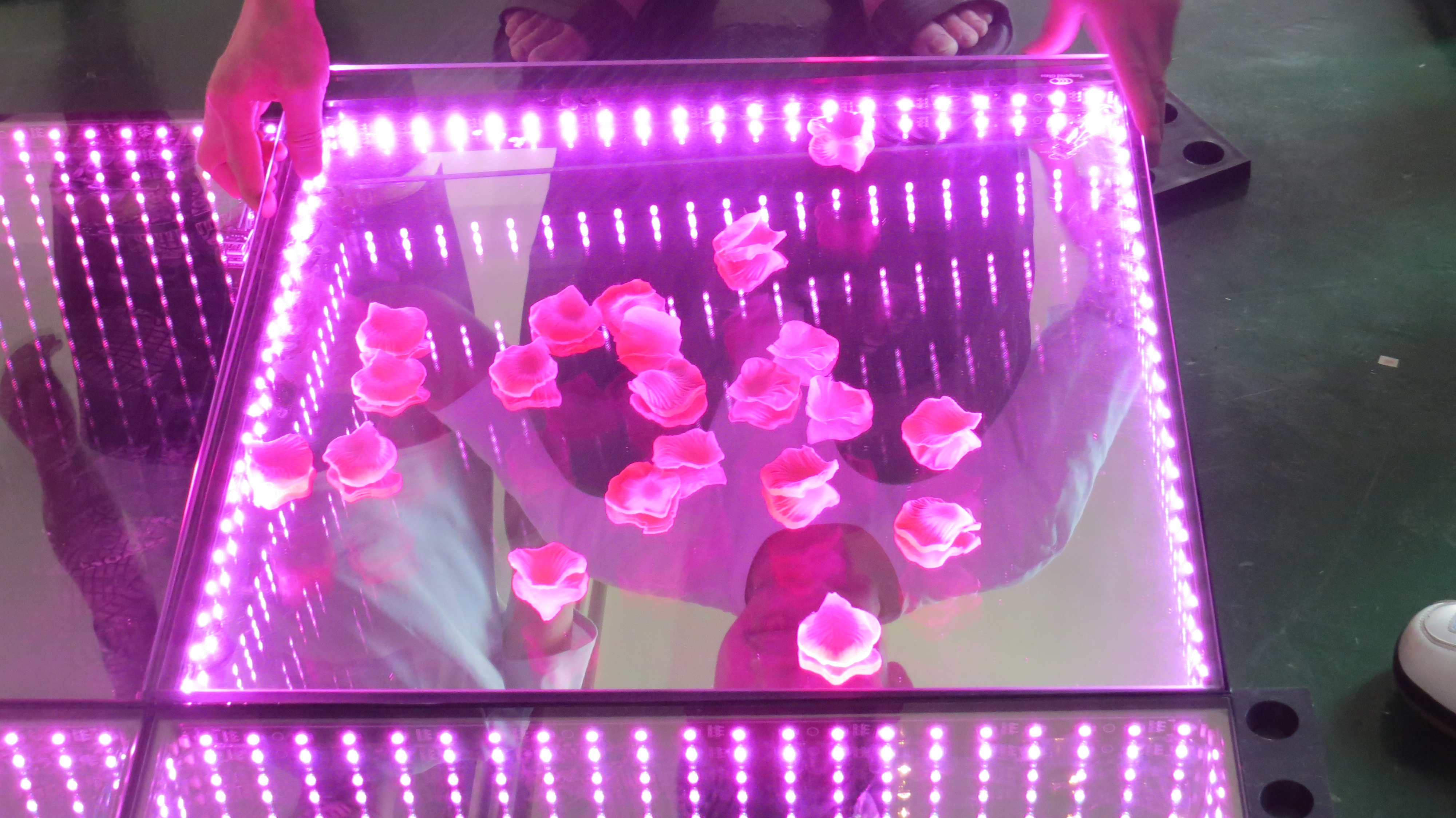 El partido infinito magnético portátil de la boda se enciende para arriba llevó la pista de baile 3D